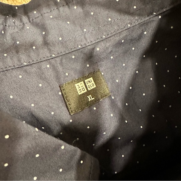 Never worn UNIQLO button down - Picture 3 of 5